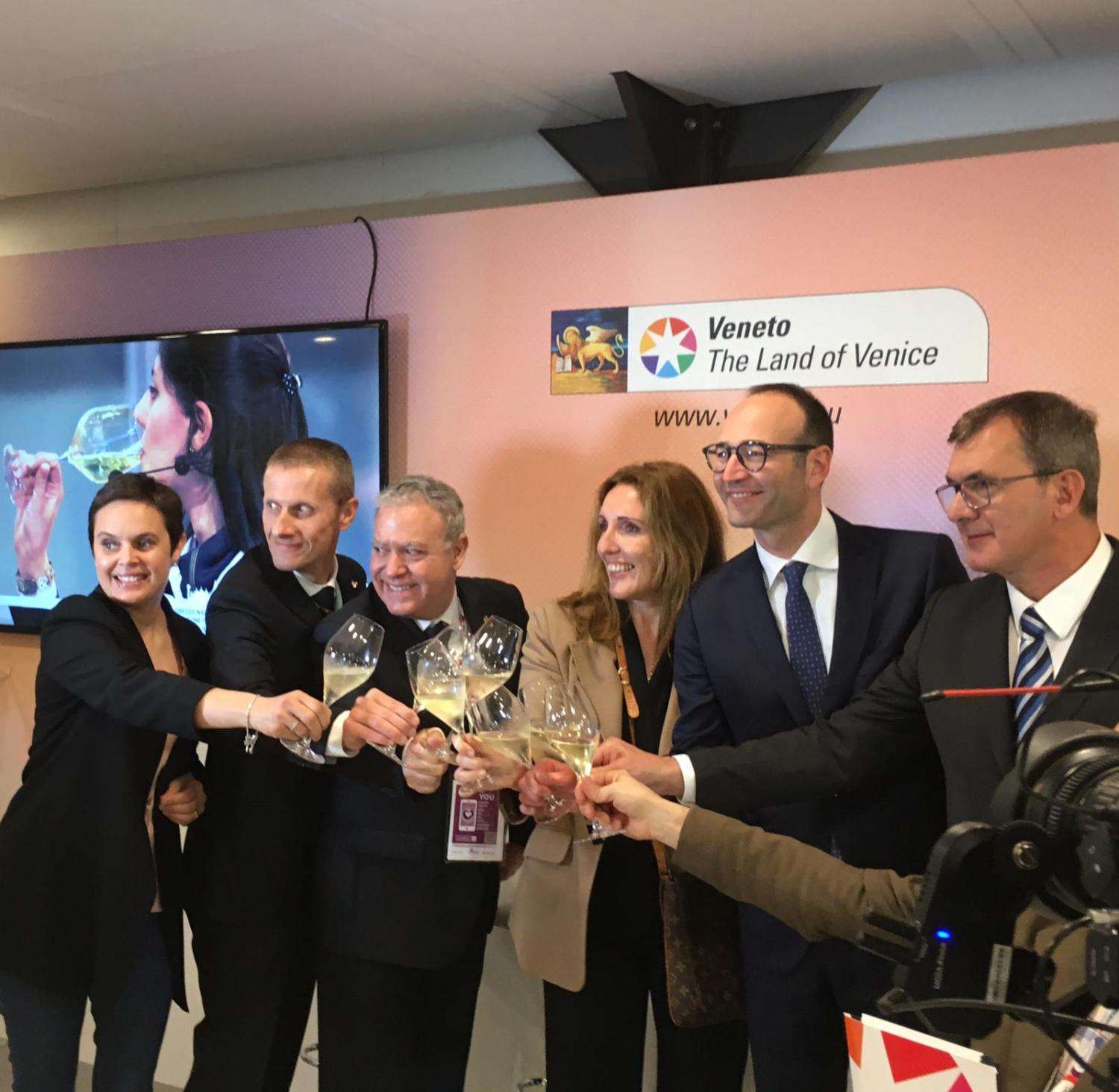 957f2fd1 7d2a 4dca b913 298fa89ae9f1