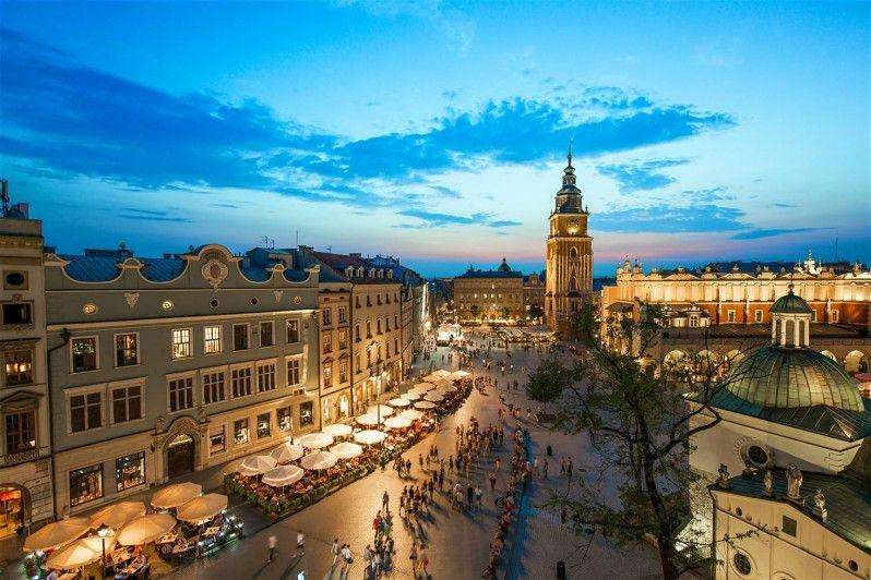 la bellissima rynek glowny di cracovia c mark and 144