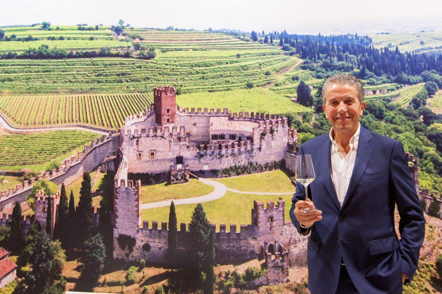 presidentsandrogini resized 20190519 082849098