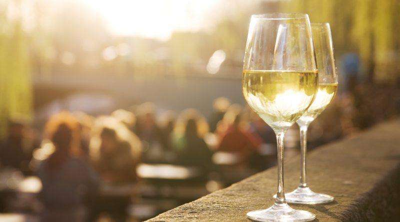 vino bianco pugliese 800x445 1