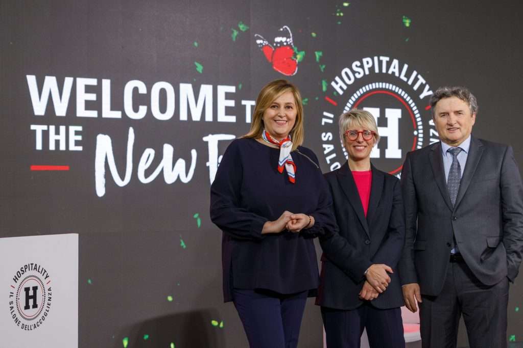 HOSPITALITY da sx Alessandra Albarelli Giovanna Voltolini Roberto Pellegrini