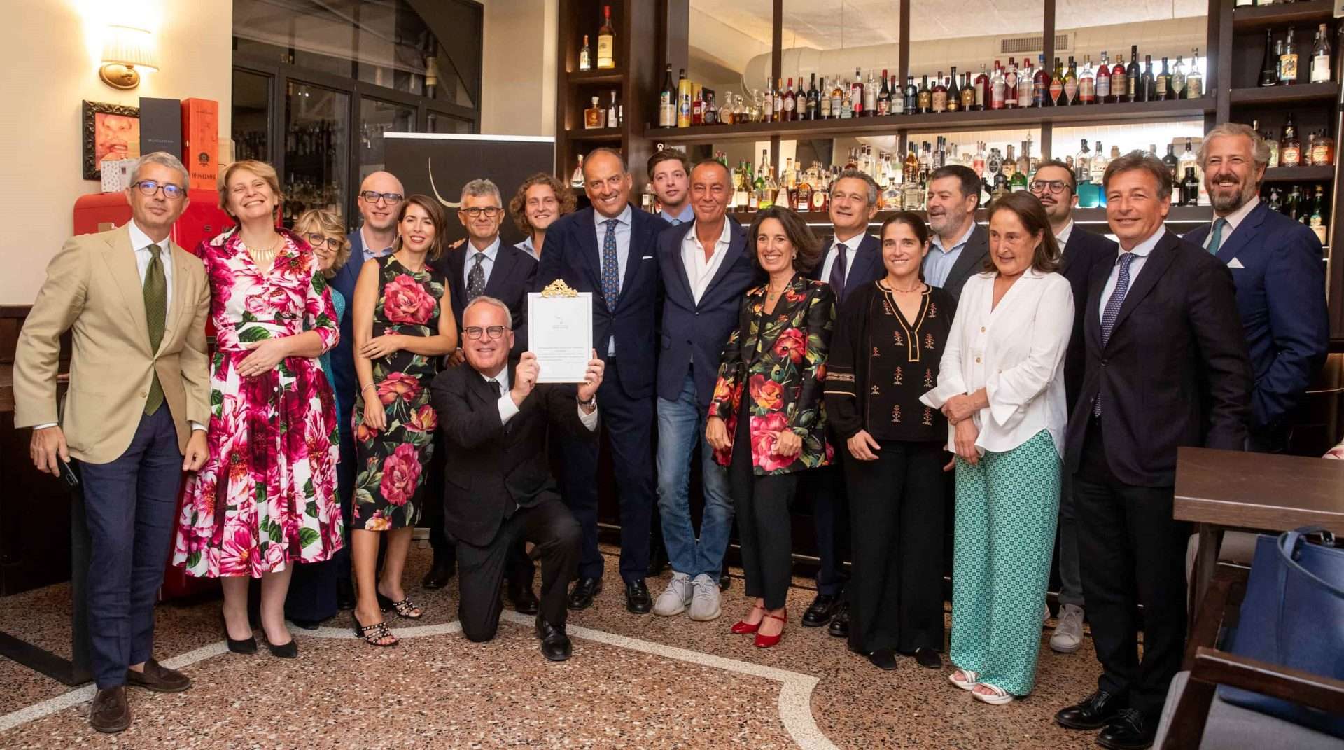 James Suckling con le 18 aziende dellIGM 1