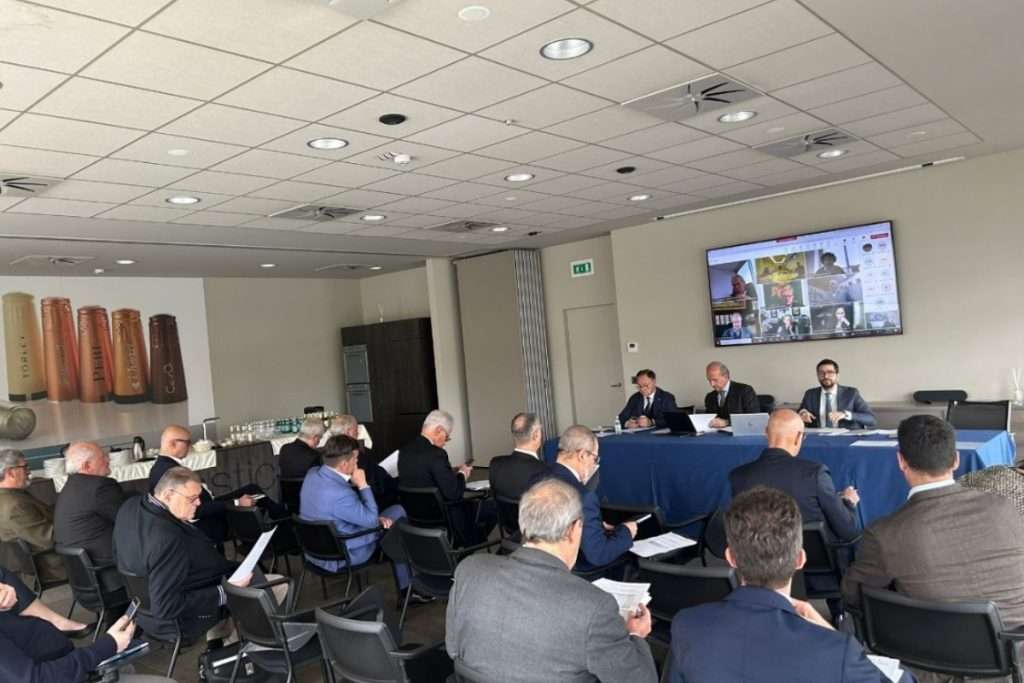 VINO, CONSIGLIO UIV NO A RICORSO INDISCRIMINATO A ESPIANTI