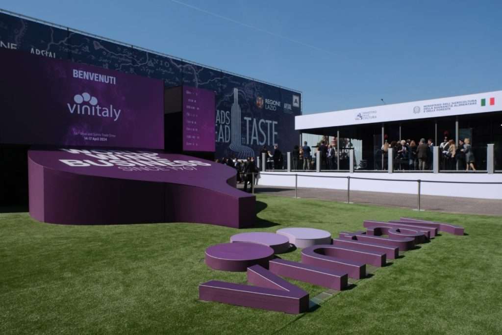 Vino, Vinitaly 2024 il ‘sistema Italia’ compatto nel ribadire il valore economico, sociale, ambientale e culturale del patrimonio enologico Made in Italy