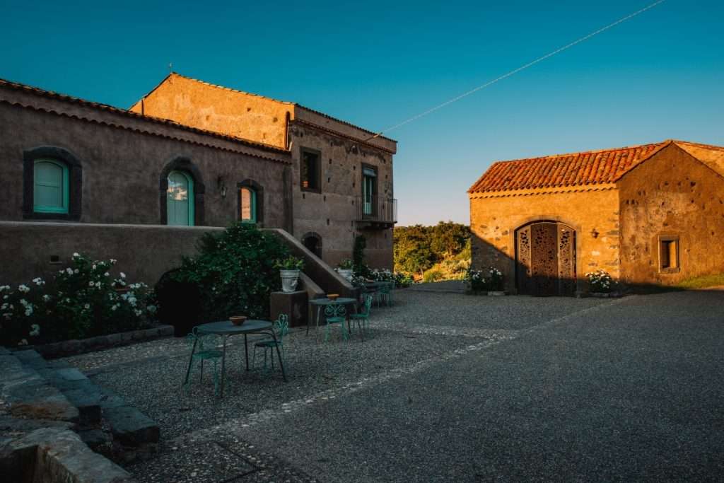 Tenuta di Fessina dove l'enoturismo incontra l'arte e la cultura sull'Etna