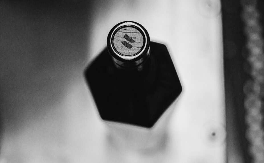 bottiglia vino esagonale