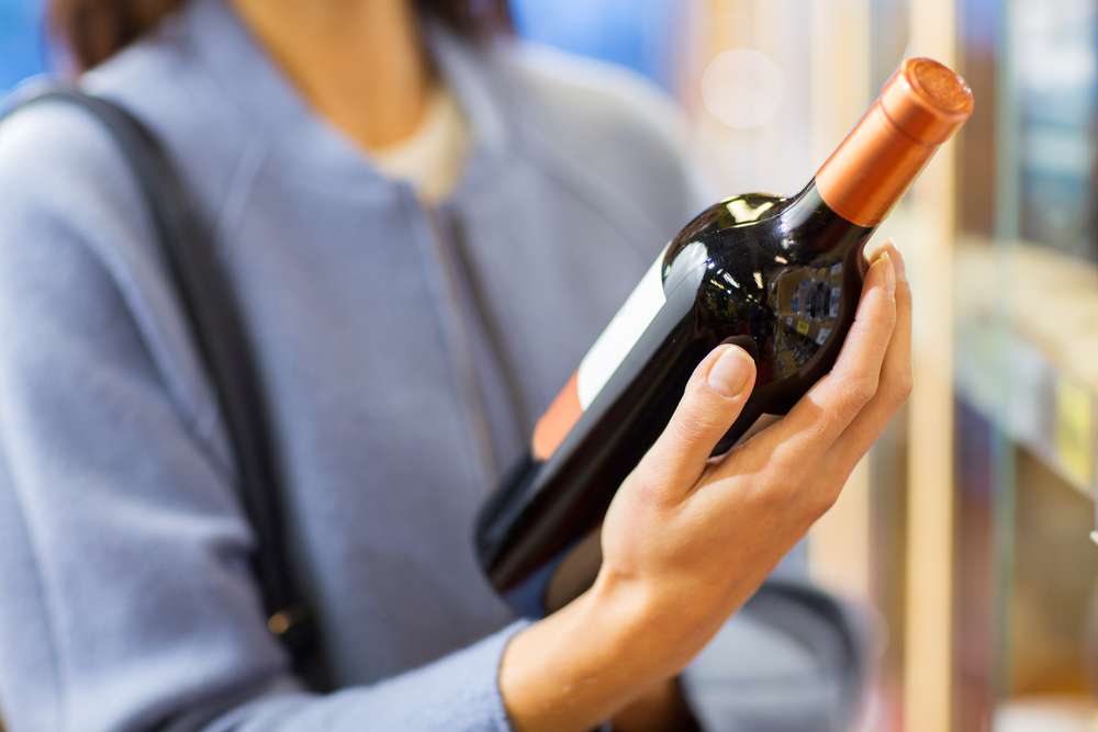 Sale,,Shopping,,Consumerism,And,People,Concept, ,Happy,Young,Woman