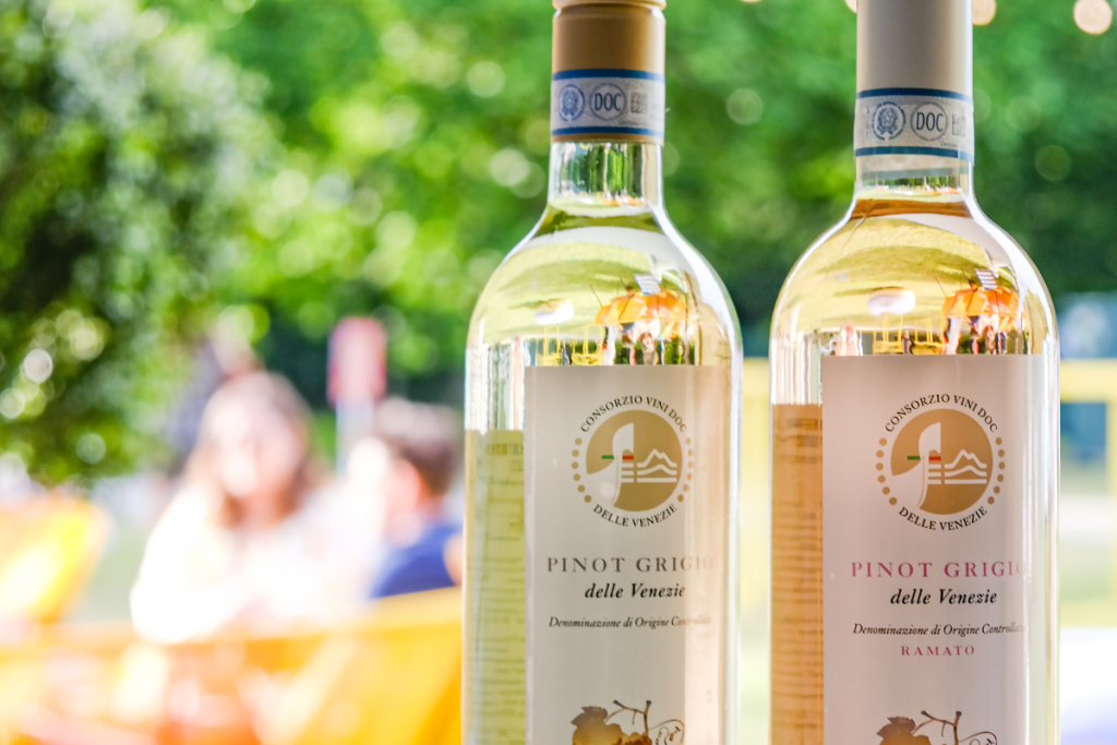 Il Consorzio DOC delle Venezie al fianco di FAI Giovani Milano in occasione della Festa d’Estate di venerdì 5 luglio presso i Giardini di Villa Necchi Campiglio.