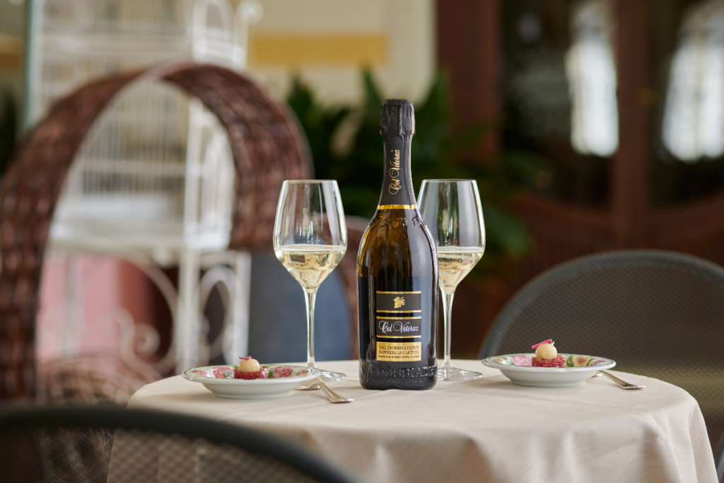 La convivialità si fa spumeggiante con il Valdobbiadene DOCG Superiore di Cartizze di Col Vetoraz