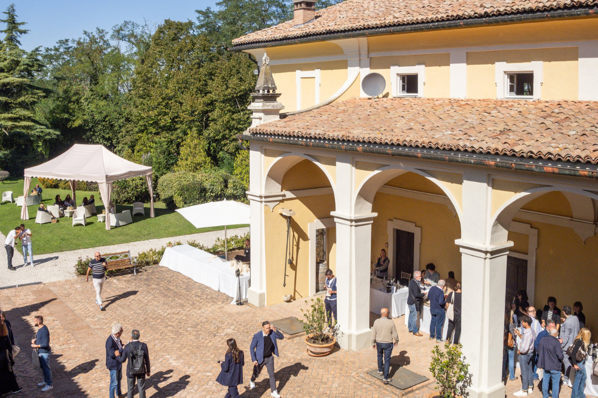 Oltrepò Terra di Pinot Nero un territorio un vitigno due eccellenze