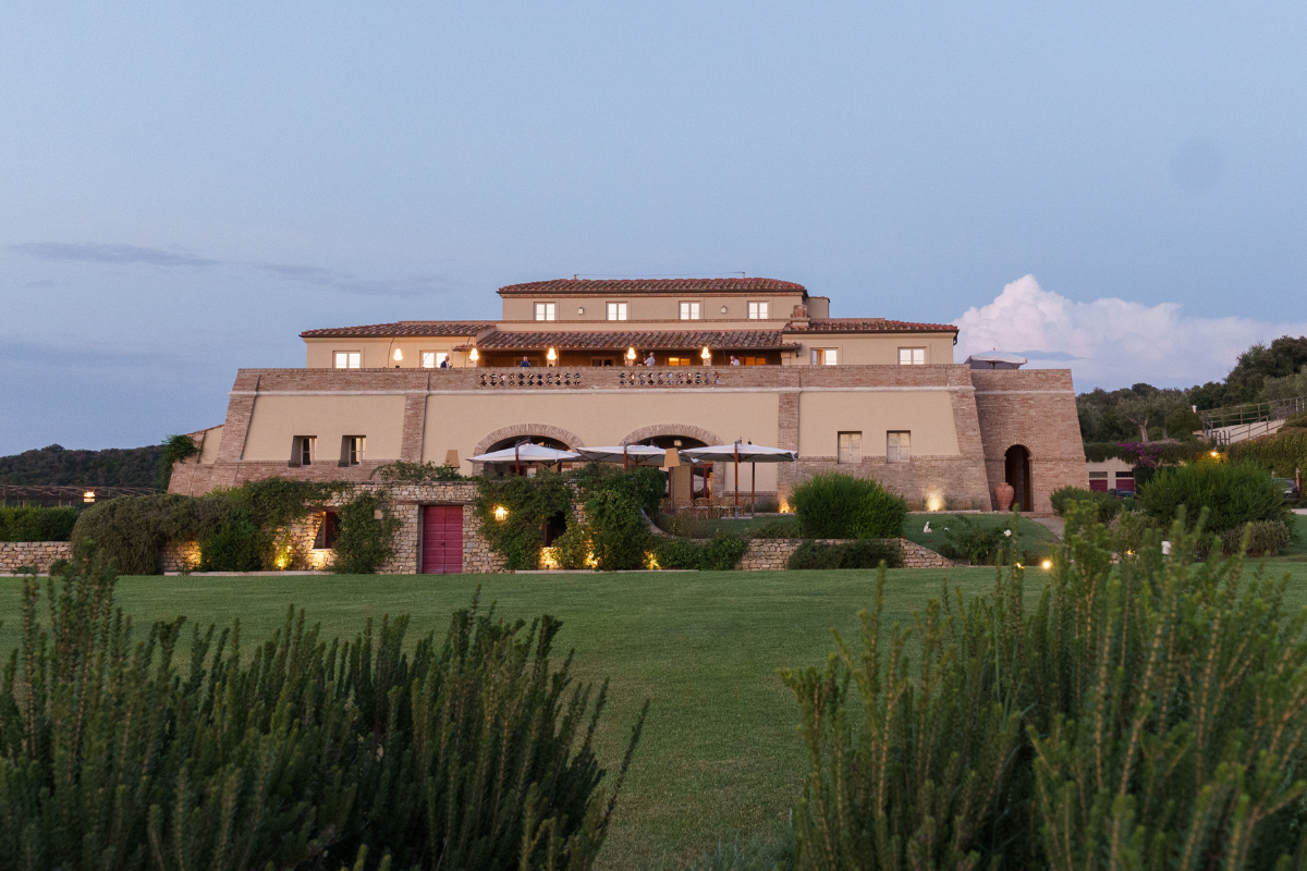 Argentiera celebra 25 anni crescita e impegno per il futuro della DOC Bolgheri