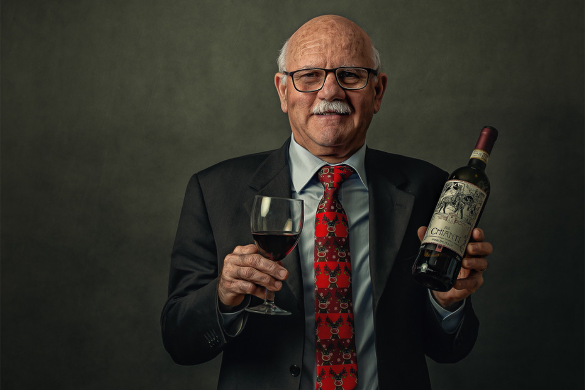 La sfida dell’imprenditore toscano costretto a fare il trattorista ogni giorno per la carenza di manodopera