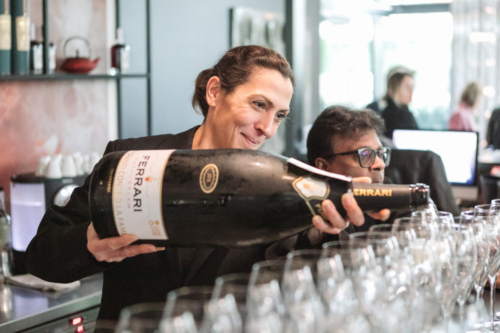 Ferrari Trento e Surgiva donano con “Bollicine solidali” per sostenere Azione contro la Fame