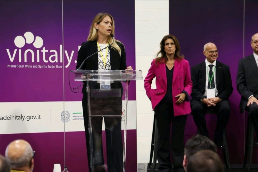 I vini di lusso italiani crescono negli Stati Uniti secondo l'Osservatorio Uiv Vinitaly +3% nonostante il calo globale dei rossi