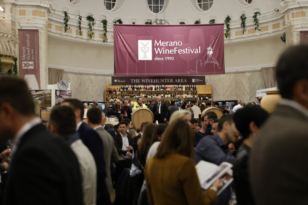 Merano WineFestival 2024 cinque giorni di grandi vini, premi prestigiosi e incontri unici