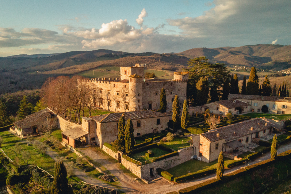 Castello di Meleto storia, vino e ospitalità d’eccellenza