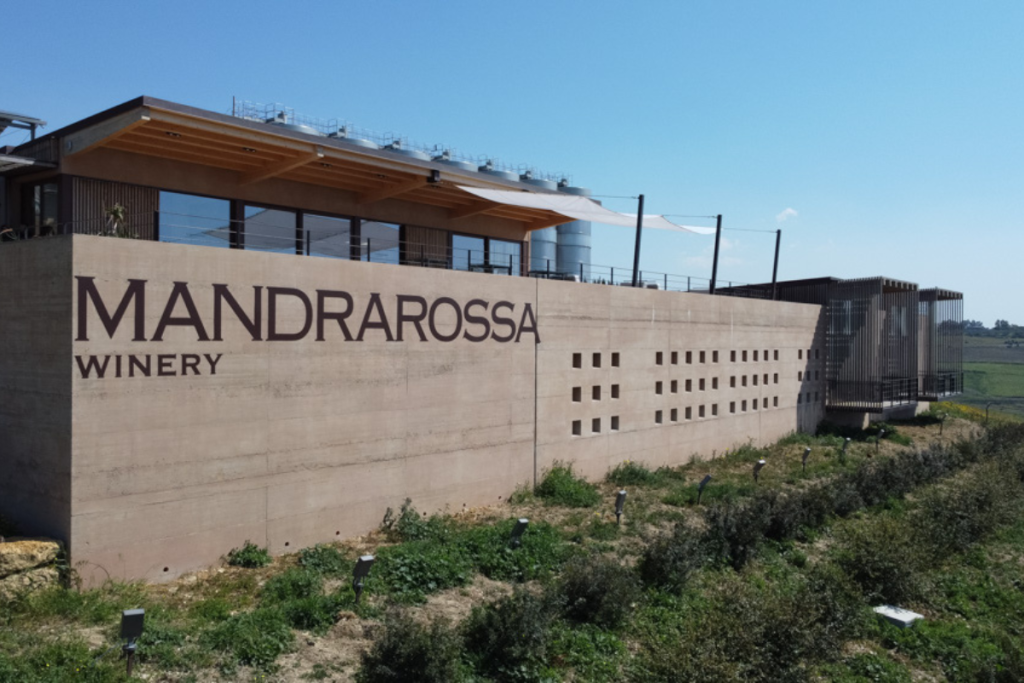 Mandrarossa debutta a Vinitaly con Urra di Mare 2024 e punta tutto sulla denominazione Menfi Doc