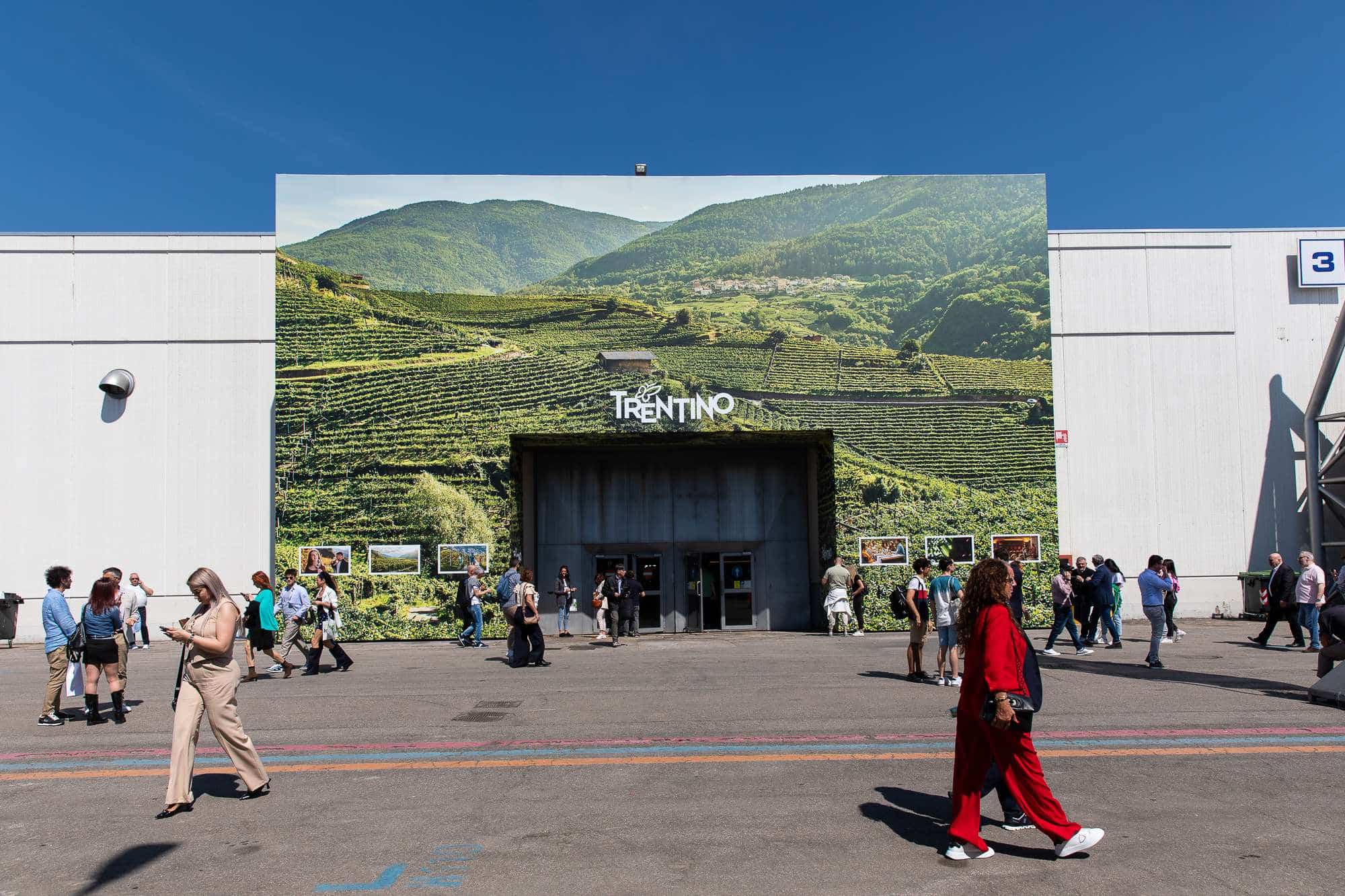 Vinitaly trentino padiglione esterno