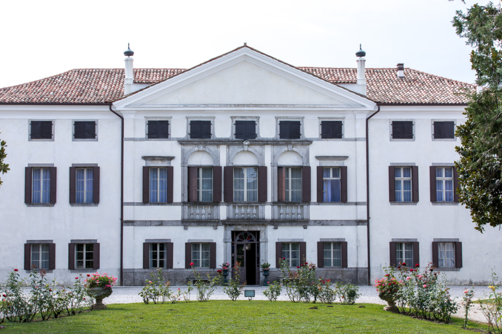 L’eccellenza del Collio si esprime nel Soreli Bianco DOC, vino che racconta la storia e la passione della famiglia Pighin