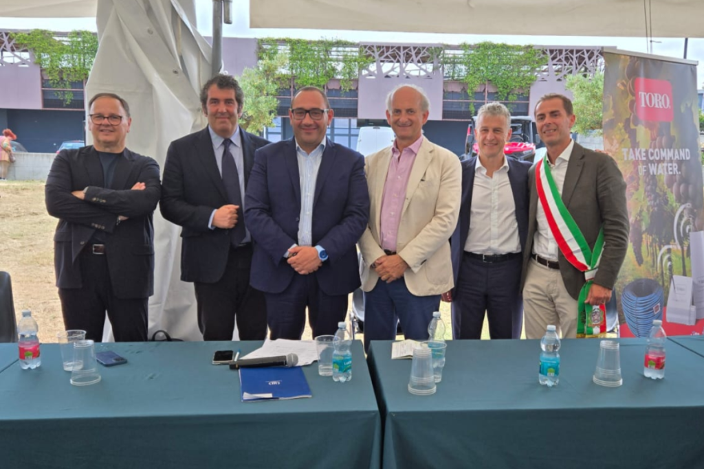 Enovitis in Campo celebra in Abruzzo tecnologia, sostenibilità e tradizione per il futuro della viticoltura italiana.
