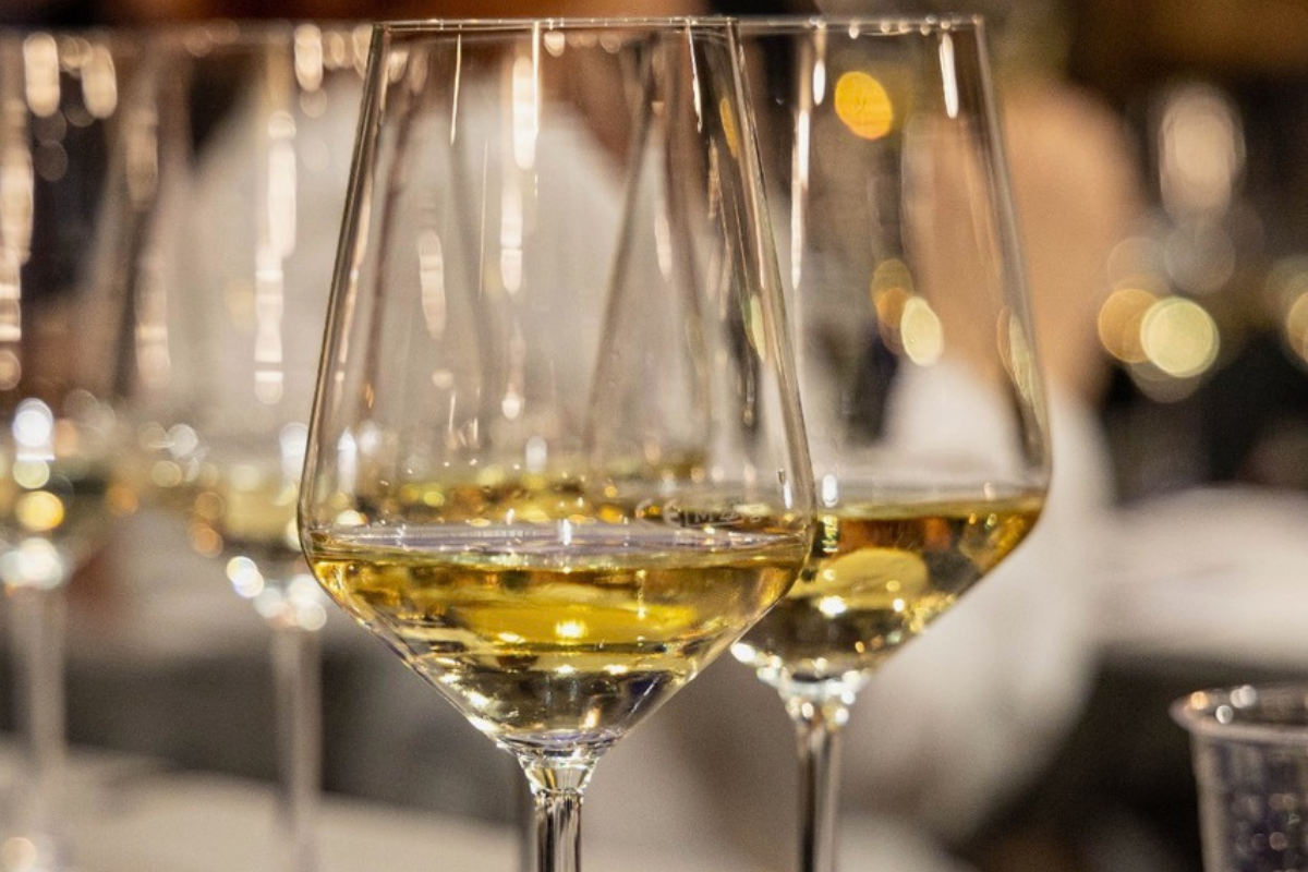 Partesa traccia le tendenze dell'estate 2025 ritorno alla birra, spumanti italiani accessibili e cocktail in fusto