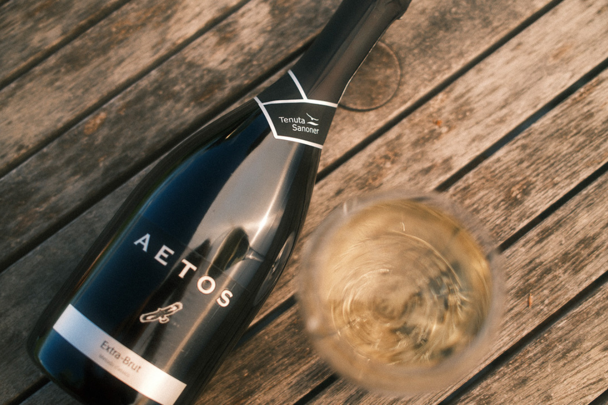 Aetos Extra Brut 2022, quando il Sangiovese diventa bollicina in Val d'Orcia