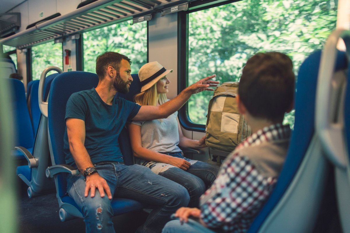Vendemmia 2025, boom di viaggiatori in treno verso le città del vino