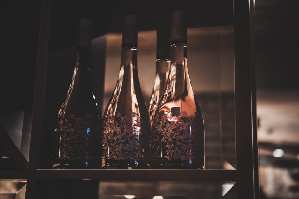 Meta censura le bevande alcoliche su Facebook migliaia di contenuti esclusi dagli algoritmi