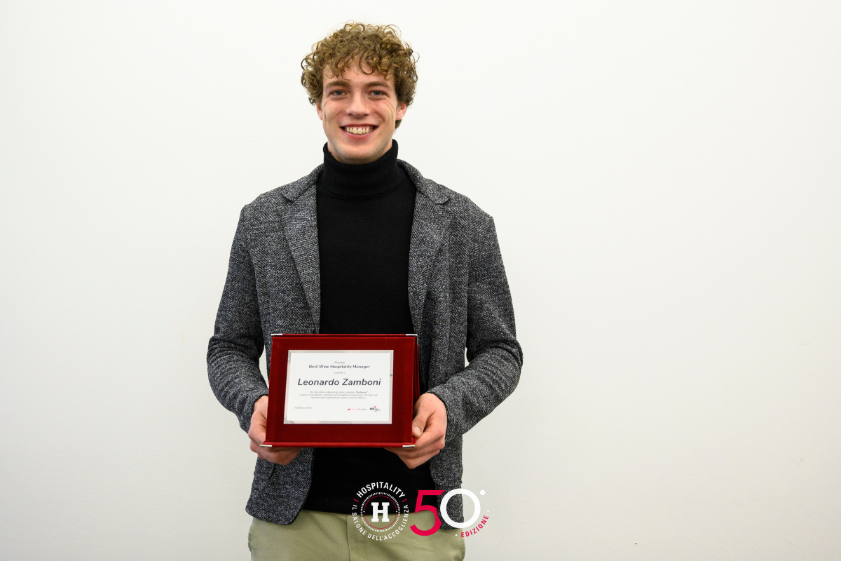 Leonardo Zamboni Quando il vino smette di essere protagonista, diventa il filo che tiene insieme le persone