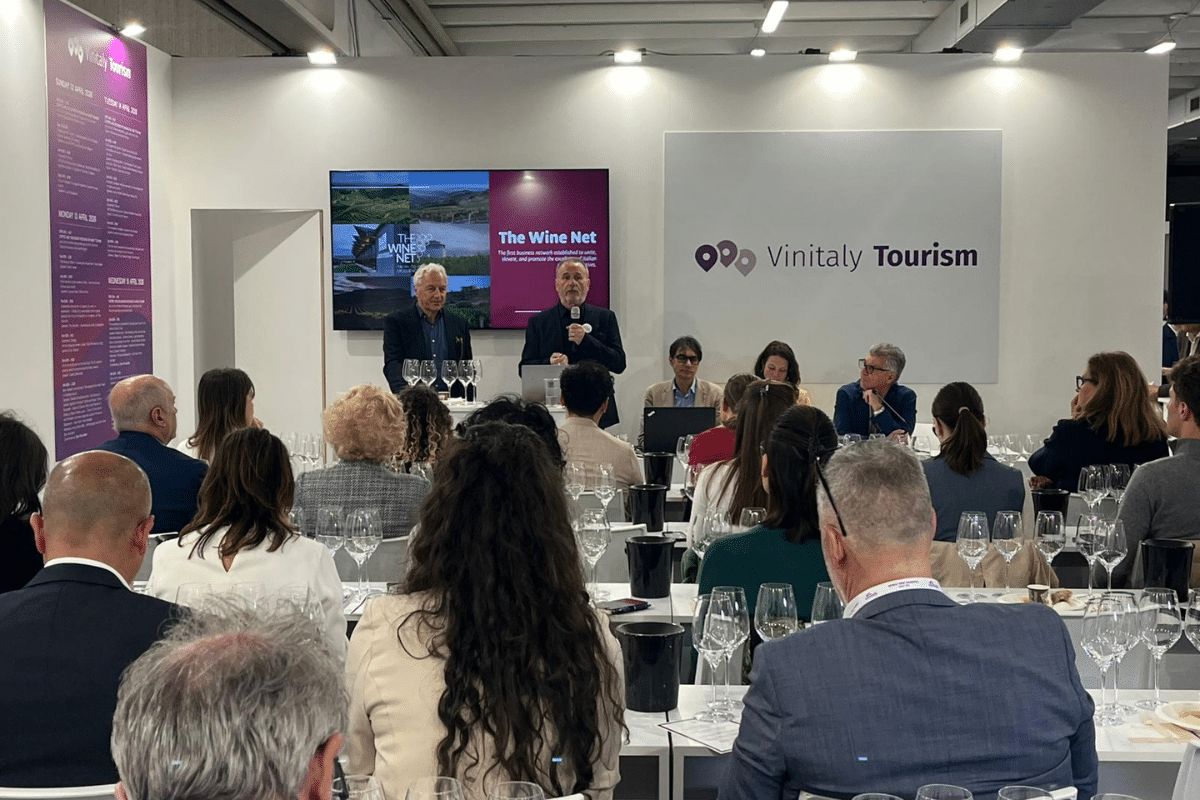 Enoturismo cooperativo sei regioni, sei vini, sei esperienze