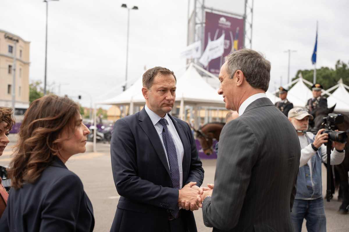 Vinitaly 2026, il commissario europeo Hansen a Verona Il Pacchetto vino è speranza concreta per il settore