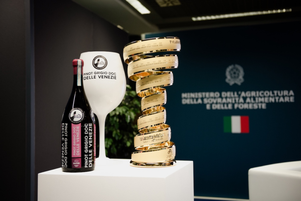 Il Pinot Grigio DOC Delle Venezie è Official Wine del Giro d'Italia 2026