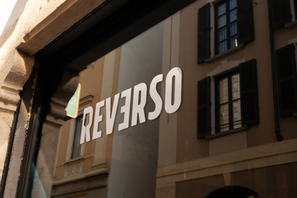 Reverso.