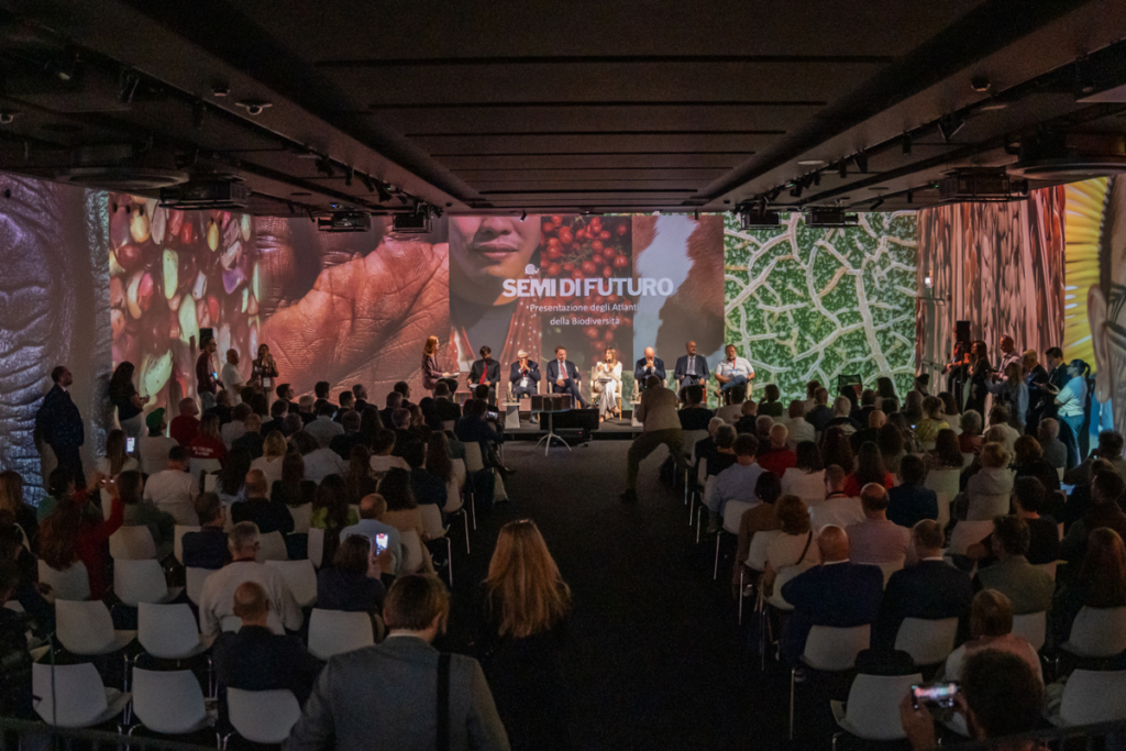 Terra Madre 2026, Torino chiude quattro giorni di biodiversità e pace tra i popoli