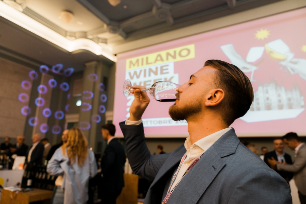 Milano Wine Week 2026, nove giorni di vino tra città, sala e ospitalità